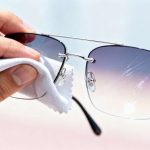 Ni paño ni líquido: cómo limpiar tus gafas para mantenerlas perfectas y como nuevas